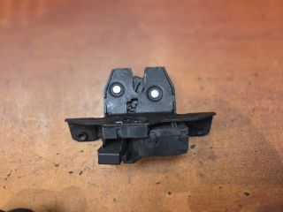 bontott OPEL ZAFIRA C Csomagtérajtó Zárszerkezet