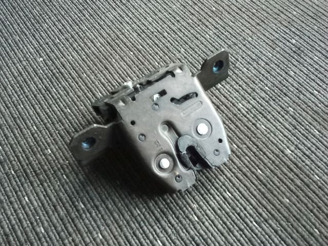 bontott OPEL ZAFIRA C Csomagtérajtó Zárszerkezet