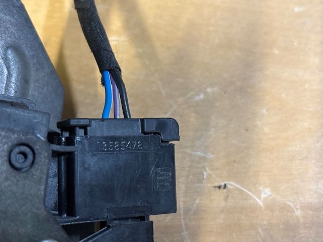 bontott OPEL ZAFIRA C Csomagtérajtó Zárszerkezet