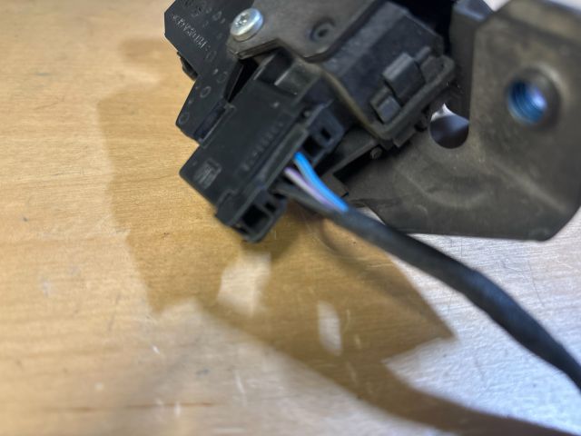 bontott OPEL ZAFIRA C Csomagtérajtó Zárszerkezet