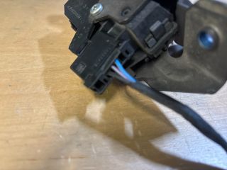 bontott OPEL ZAFIRA C Csomagtérajtó Zárszerkezet