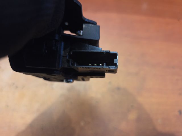 bontott OPEL ZAFIRA C Csomagtérajtó Zárszerkezet