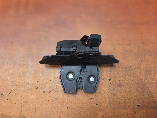 bontott OPEL ZAFIRA C Csomagtérajtó Zárszerkezet