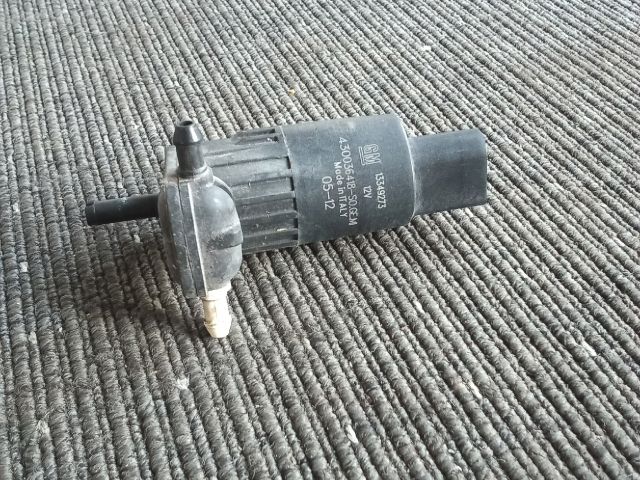 bontott OPEL ZAFIRA C Első Ablakmosó Szivattyú