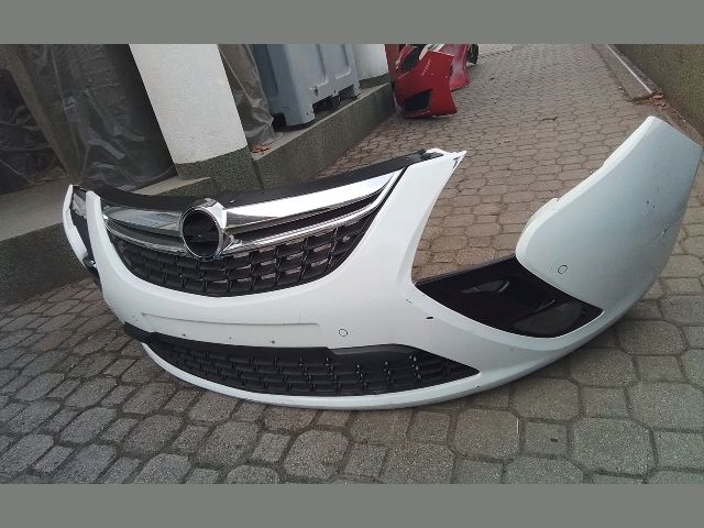 bontott OPEL ZAFIRA C Első Lökhárító (Részeivel)