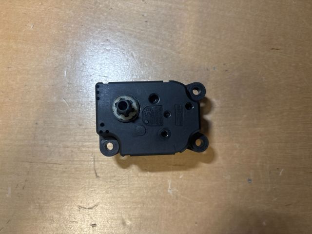 bontott OPEL ZAFIRA C Fűtés Állító Motor