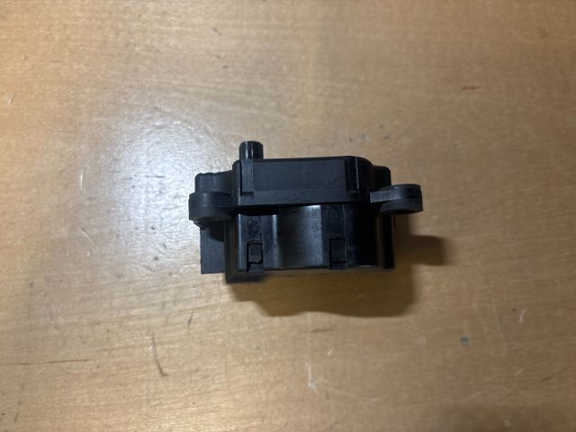 bontott OPEL ZAFIRA C Fűtés Állító Motor