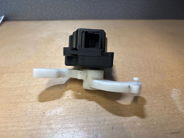 bontott OPEL ZAFIRA C Fűtés Állító Motor