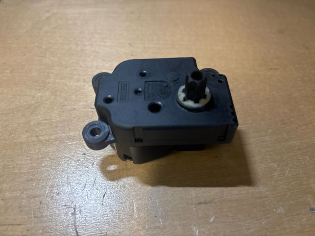 bontott OPEL ZAFIRA C Fűtés Állító Motor