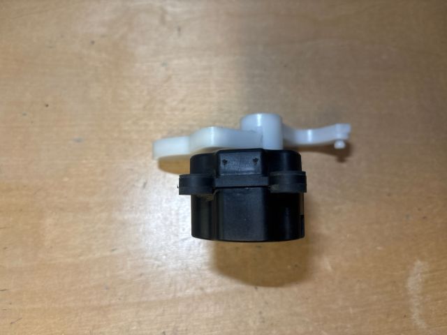 bontott OPEL ZAFIRA C Fűtés Állító Motor