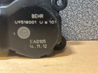 bontott OPEL ZAFIRA C Fűtés Állító Motor