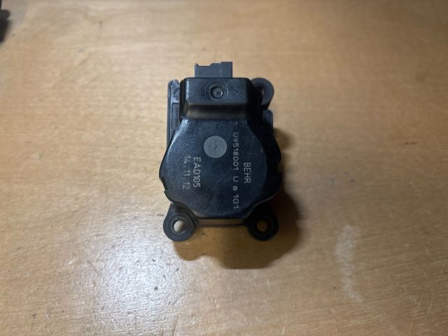 bontott OPEL ZAFIRA C Fűtés Állító Motor