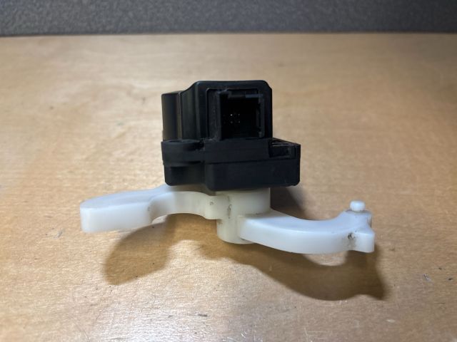 bontott OPEL ZAFIRA C Fűtés Állító Motor