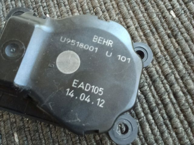 bontott OPEL ZAFIRA C Fűtés Állító Motor