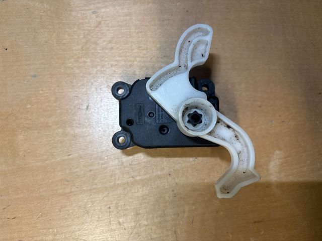 bontott OPEL ZAFIRA C Fűtés Állító Motor