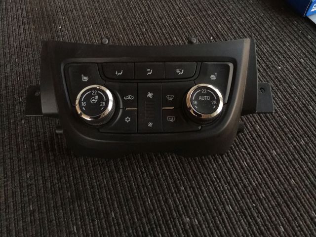 bontott OPEL ZAFIRA C Fűtéskapcsoló (digit klímás)