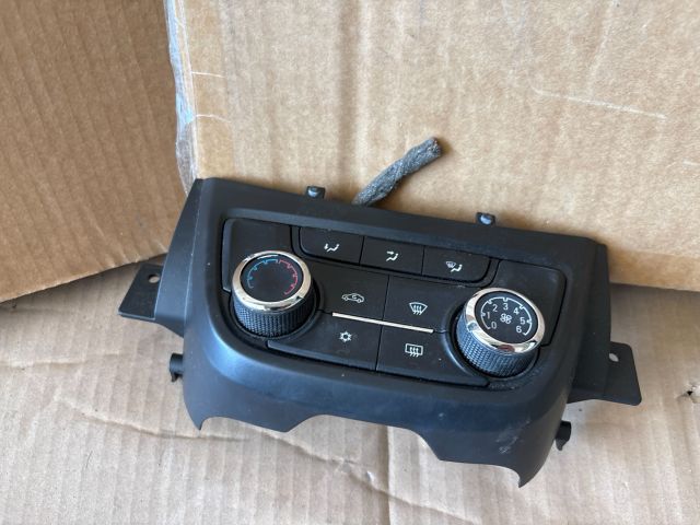 bontott OPEL ZAFIRA C Fűtéskapcsoló