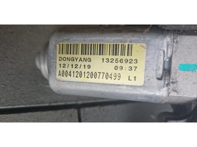 bontott OPEL ZAFIRA C Hátsó Ablaktörlő Motor