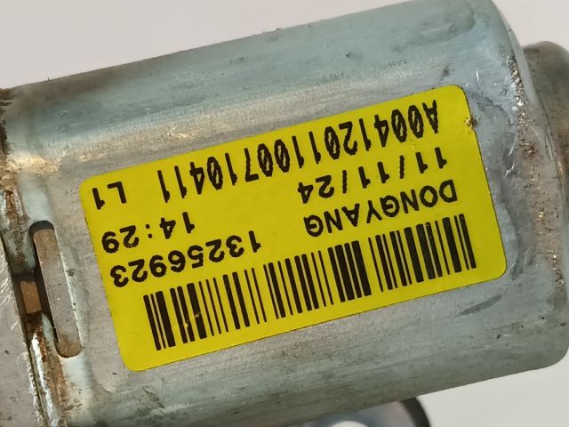 bontott OPEL ZAFIRA C Hátsó Ablaktörlő Motor