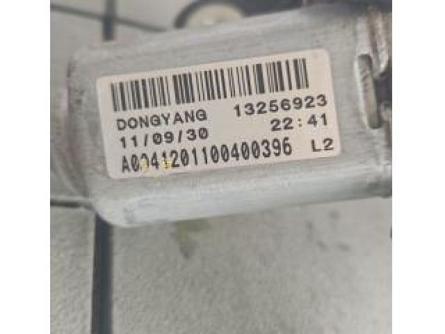 bontott OPEL ZAFIRA C Hátsó Ablaktörlő Motor