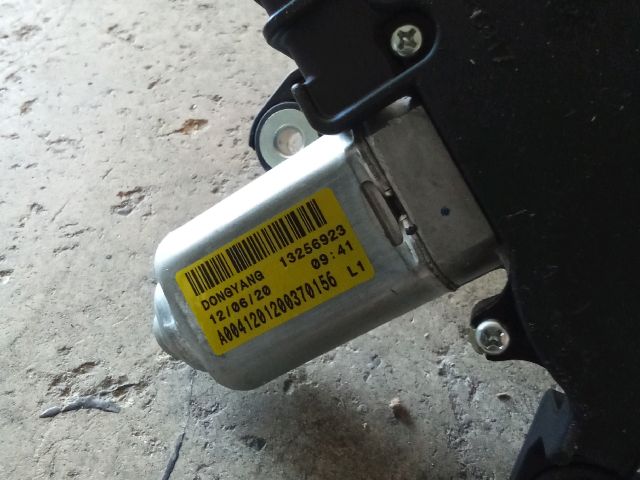 bontott OPEL ZAFIRA C Hátsó Ablaktörlő Motor