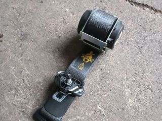 bontott OPEL ZAFIRA C Hátsó középső Biztonsági Öv