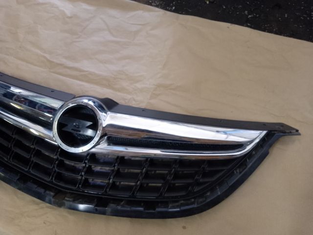 bontott OPEL ZAFIRA C Hűtőrács