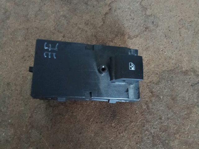 bontott OPEL ZAFIRA C Jobb első Ablakemelő Kapcsoló