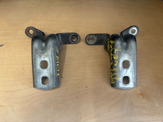 bontott OPEL ZAFIRA C Jobb első Alsó Zsanér