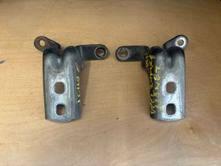 bontott OPEL ZAFIRA C Jobb első Alsó Zsanér