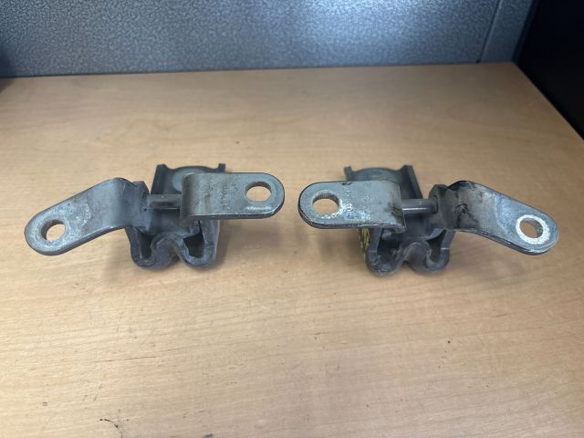 bontott OPEL ZAFIRA C Jobb első Alsó Zsanér