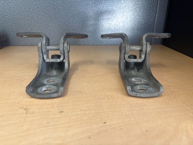 bontott OPEL ZAFIRA C Jobb első Alsó Zsanér