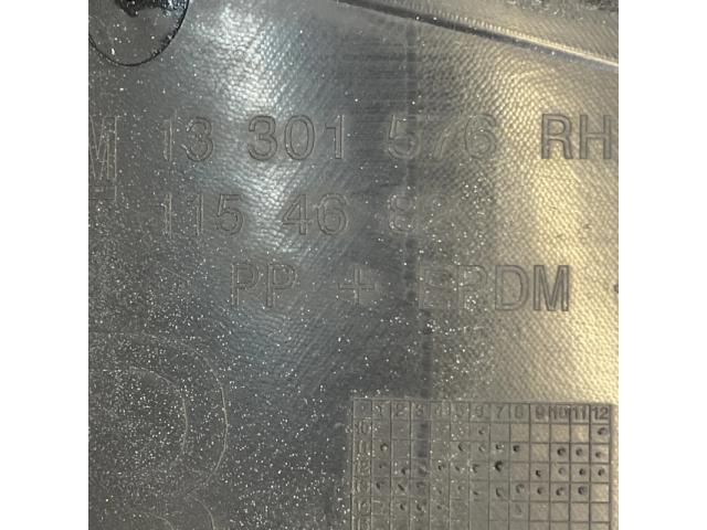 bontott OPEL ZAFIRA C Jobb első Dobbetét (Kerékjárati, Műanyag)