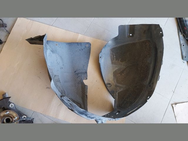 bontott OPEL ZAFIRA C Jobb első Első Dobbetét (Kerékjárati, Műanyag)