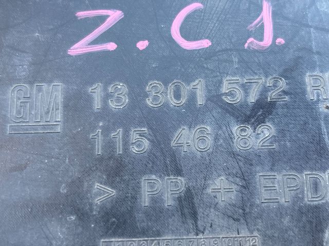 bontott OPEL ZAFIRA C Jobb első Első Dobbetét (Kerékjárati, Műanyag)