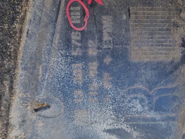 bontott OPEL ZAFIRA C Jobb első Első Dobbetét (Kerékjárati, Műanyag)