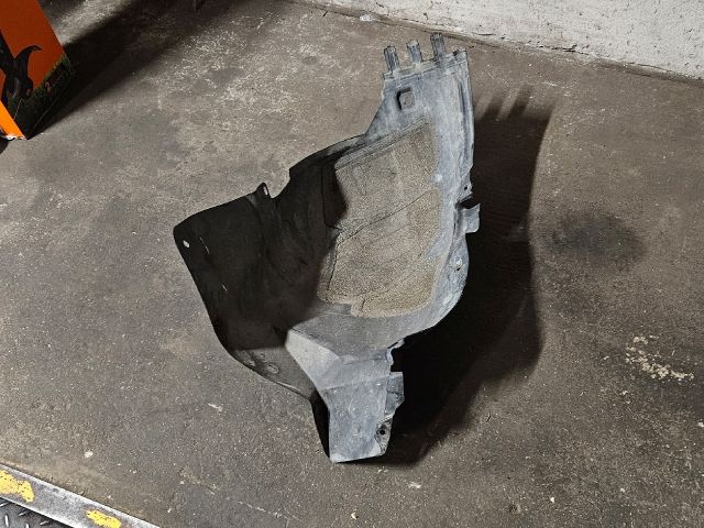 bontott OPEL ZAFIRA C Jobb első Első Dobbetét (Kerékjárati, Műanyag)