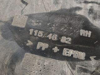 bontott OPEL ZAFIRA C Jobb első Első Dobbetét (Kerékjárati, Műanyag)