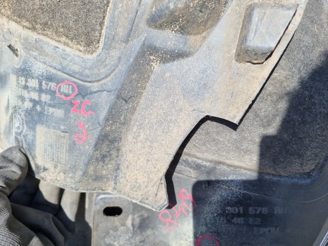 bontott OPEL ZAFIRA C Jobb első Első Dobbetét (Kerékjárati, Műanyag)