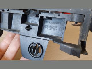 bontott OPEL ZAFIRA C Jobb első Oldal Lökhárító Tartó (Műanyag)