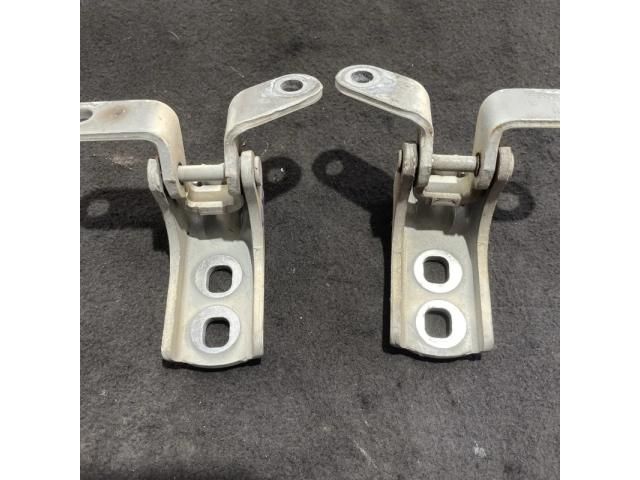 bontott OPEL ZAFIRA C Jobb első Zsanér