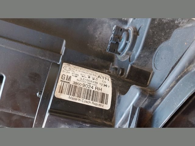 bontott OPEL ZAFIRA C Jobb Fényszóró