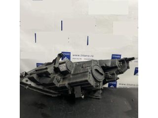 bontott OPEL ZAFIRA C Jobb Fényszóró