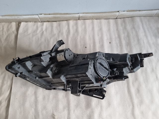 bontott OPEL ZAFIRA C Jobb Fényszóró