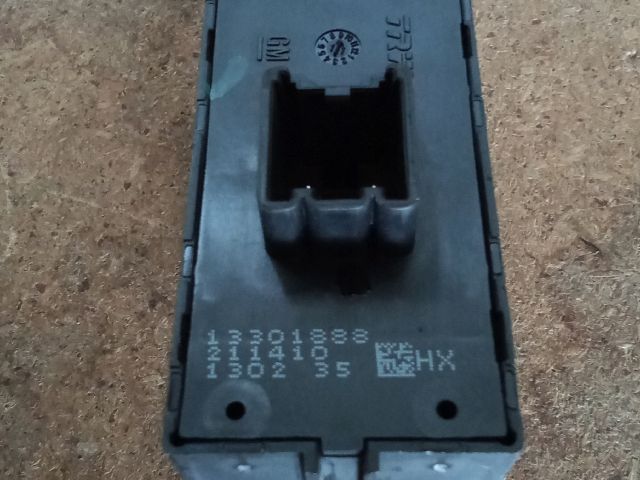 bontott OPEL ZAFIRA C Jobb hátsó Ablakemelő Kapcsoló