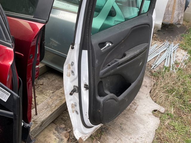 bontott OPEL ZAFIRA C Jobb hátsó Ajtó (Részeivel)