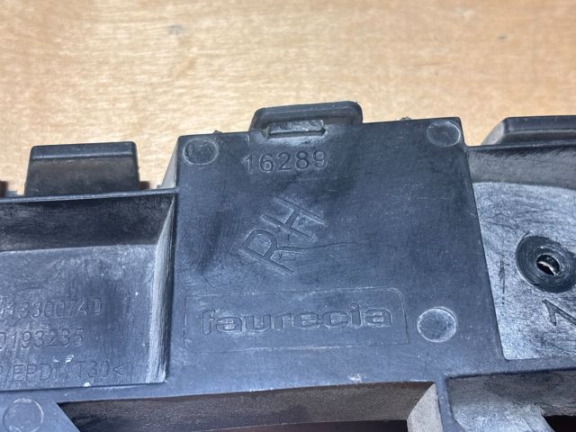 bontott OPEL ZAFIRA C Jobb hátsó Oldal Lökhárító Tartó (Műanyag)