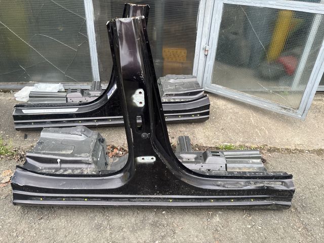 bontott OPEL ZAFIRA C Jobb Küszöb