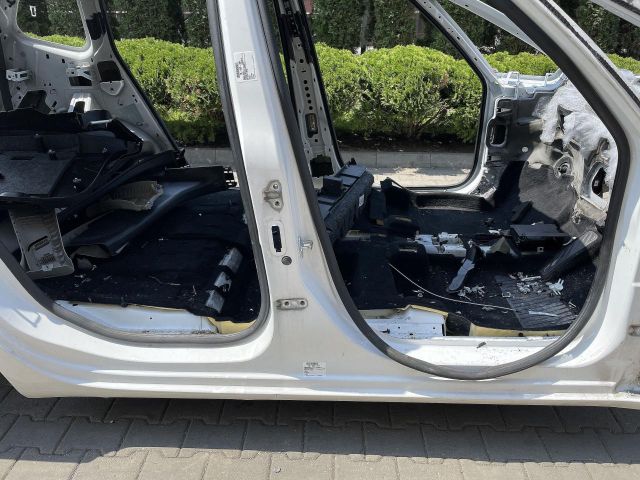 bontott OPEL ZAFIRA C Jobb Küszöb