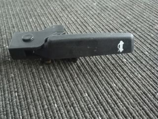 bontott OPEL ZAFIRA C Motorháztető Nyitó Kar / Gomb